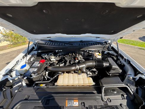 Used 2025 Ford Expedition Active AWD/4WD image 32