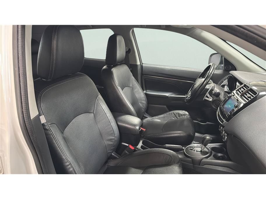 Used 2016 Mitsubishi Outlander Sport SEL FWD image 25