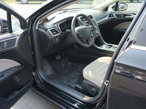 Used 2018 Ford Fusion S FWD image 13
