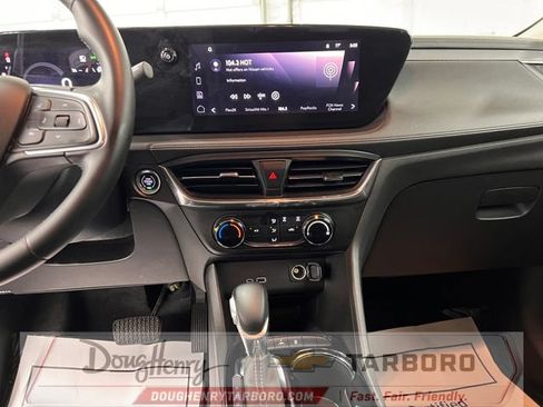 Used 2025 Buick Encore GX Preferred FWD image 43
