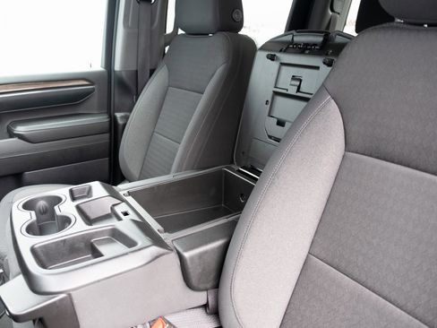 Used 2024 Chevrolet Silverado 3500 LT image 8