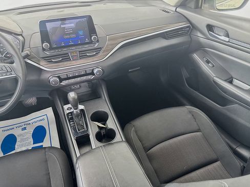 Used 2025 Nissan Altima 2.5 SV FWD image 27