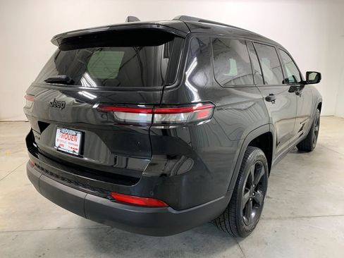 Used 2023 Jeep Grand Cherokee L Laredo AWD/4WD image 8