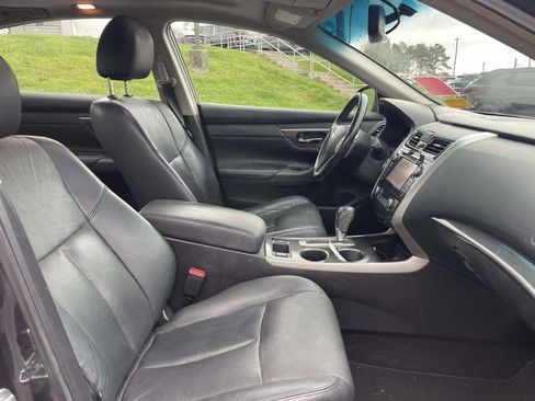 Used 2013 Nissan Altima 2.5 SL w/ Technology Pkg image 12