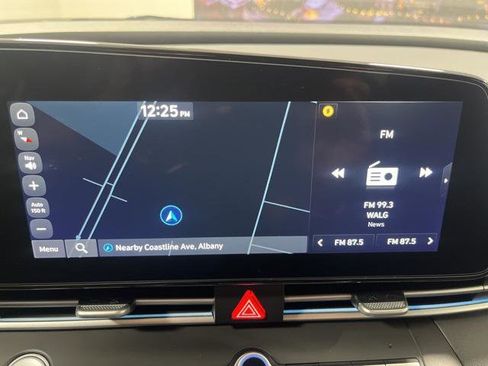 New 2025 Hyundai Elantra Limited image 16