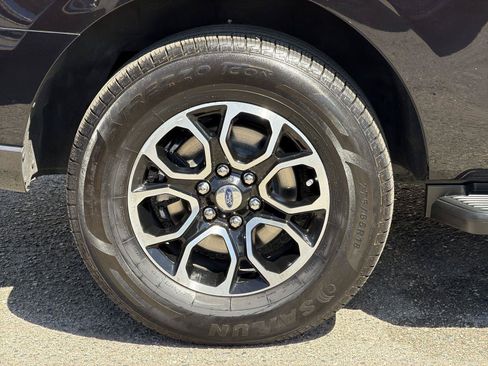 Used 2024 Ford Expedition XLT AWD/4WD image 32