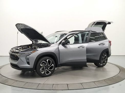 New 2026 Chevrolet Trax RS w/ Driver Confidence Package FWD image 11