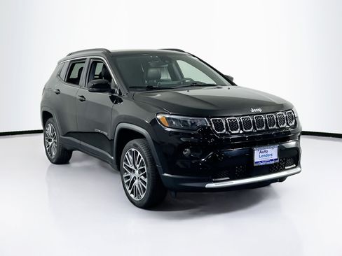 Used 2023 Jeep Compass Limited w/ Elite Group AWD/4WD image 3