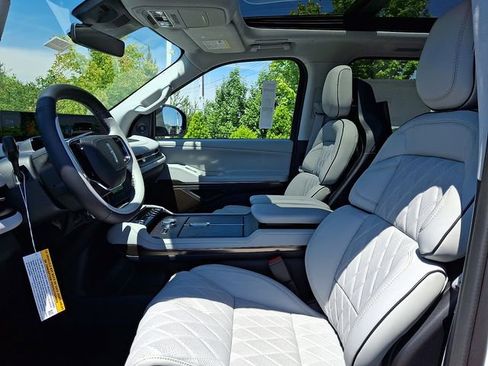 New 2026 Lincoln Navigator L Black Label AWD/4WD image 7