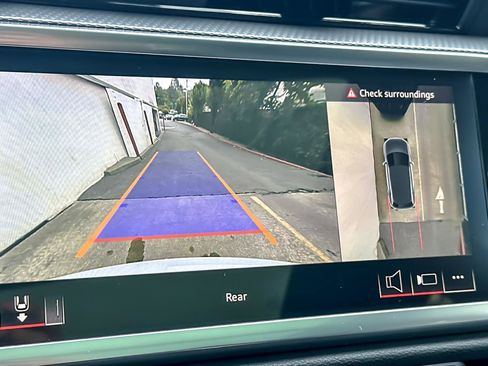 Certified 2025 Audi Q3 2.0T Premium Plus w/ Premium Plus Package image 19