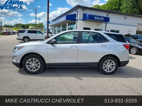 Used 2021 Chevrolet Equinox LS FWD image 2