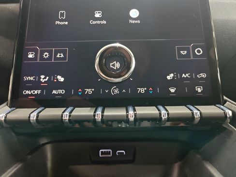 Used 2026 GMC Terrain Elevation w/ Elevation Premium Package image 17