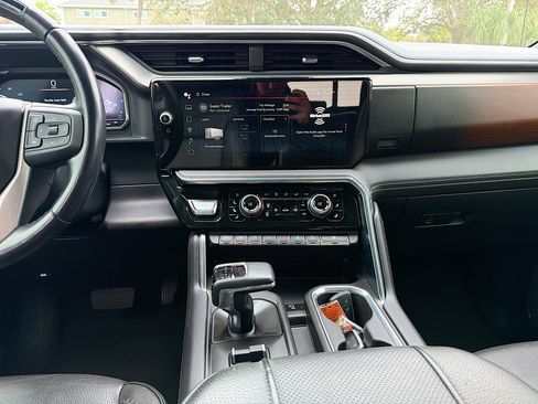 Used 2024 GMC Sierra 1500 Denali AWD/4WD image 18