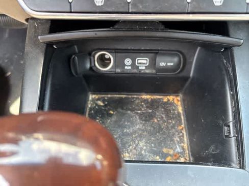 Used 2018 Kia Sorento FWD image 18
