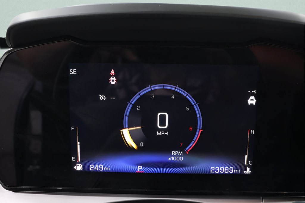 Used 2025 Chevrolet Trax LT w/ LT Convenience Package FWD image 12