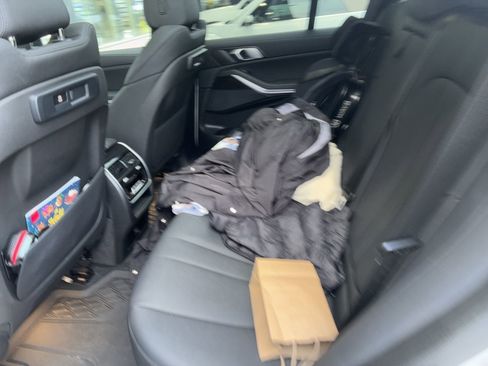 Used 2021 BMW X5 xDrive40i w/ Convenience Package image 11