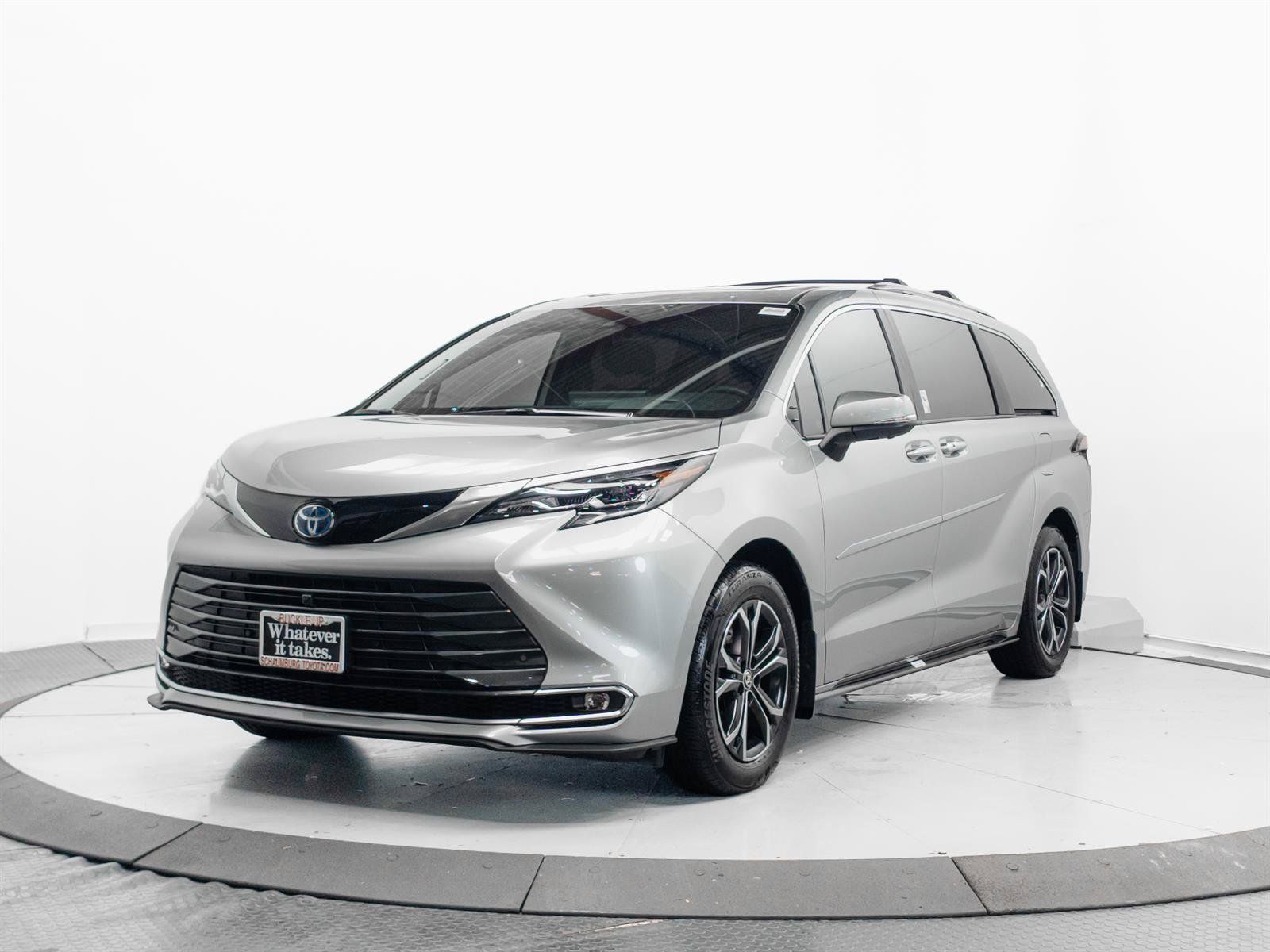 Certified 2025 Toyota Sienna Platinum AWD/4WD image 3