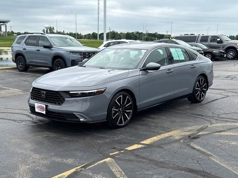 Certified 2023 Honda Accord Touring image 7