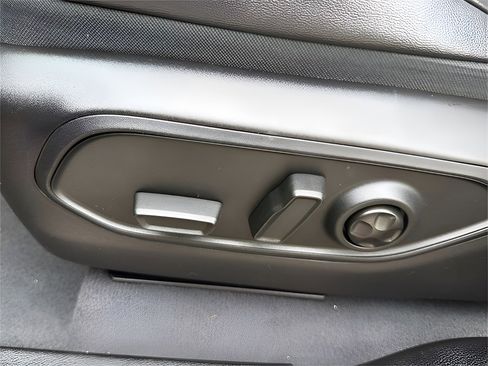 Used 2023 Jeep Grand Cherokee L Limited image 12