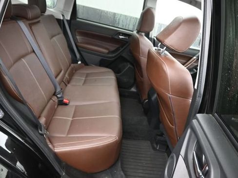 Used 2017 Subaru Forester 2.5i Touring AWD/4WD image 8