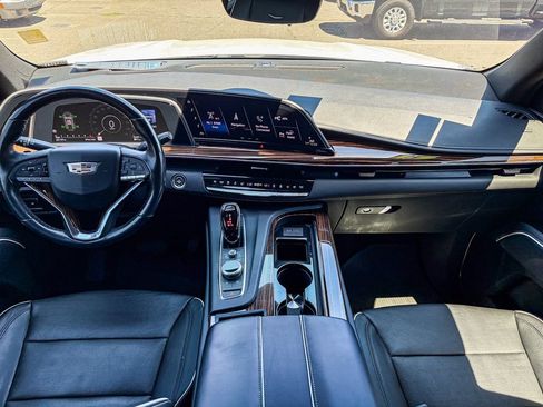Certified 2021 Cadillac Escalade ESV Premium Luxury w/ Driver Assist Tech Package AWD/4WD image 16