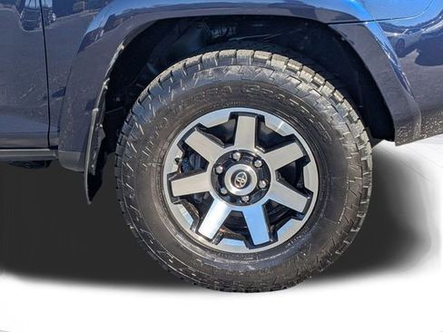 Used 2018 Toyota 4Runner TRD Off-Road image 10