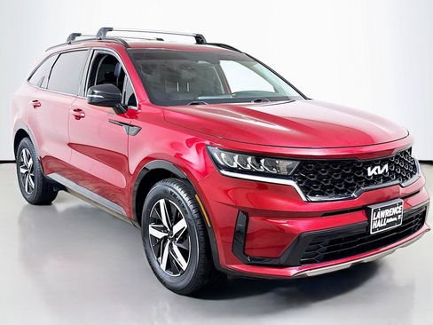 Used 2022 Kia Sorento S FWD image 3