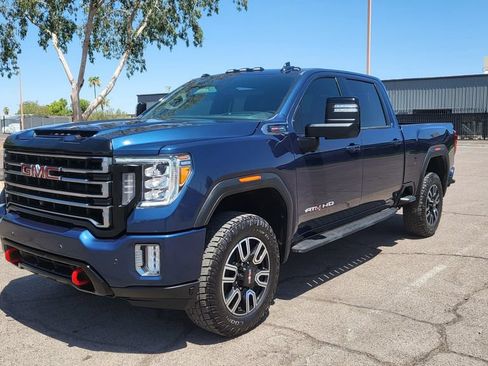 Used 2022 GMC Sierra 2500 AT4 w/ AT4 Premium Plus Package AWD/4WD image 4