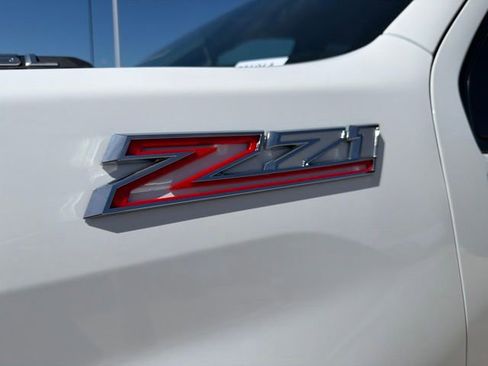 Used 2024 Chevrolet Silverado 2500 LT AWD/4WD image 37