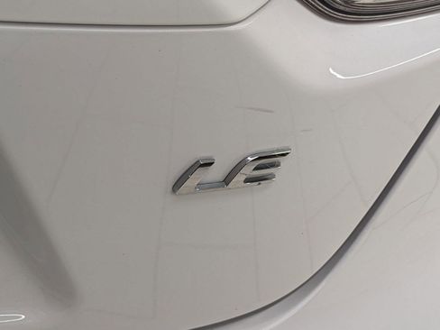 Used 2020 Toyota Corolla LE image 28