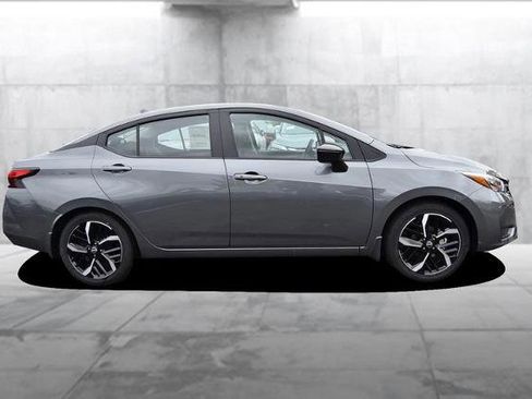 New 2025 Nissan Versa SR w/ Trunk Package image 5