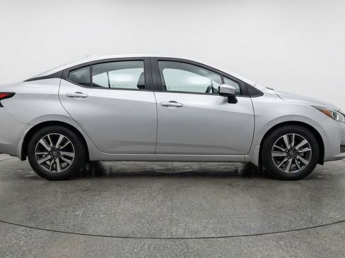 Used 2025 Nissan Versa SV FWD image 11
