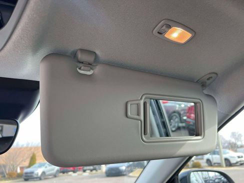 Used 2025 Kia Seltos EX image 32