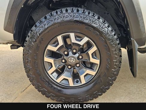 Used 2023 Toyota Tacoma TRD Off-Road AWD/4WD image 33