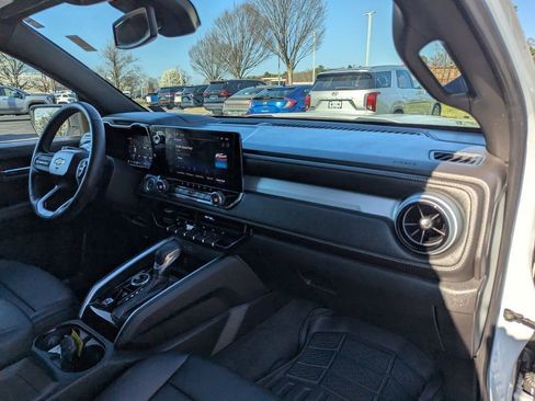 Used 2024 Chevrolet Colorado LT w/ LT Convenience Package III image 17