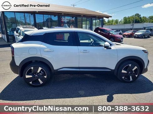 Certified 2025 Nissan Kicks SR w/ SR Premium Package AWD/4WD image 9