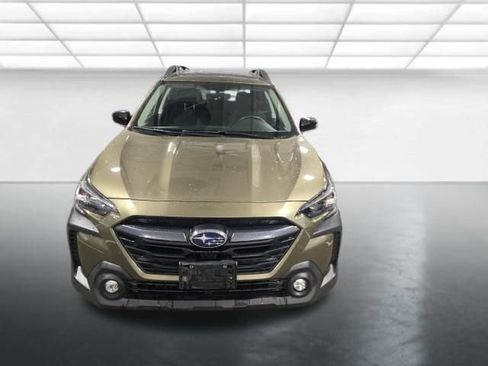 Used 2025 Subaru Outback Premium AWD/4WD image 10
