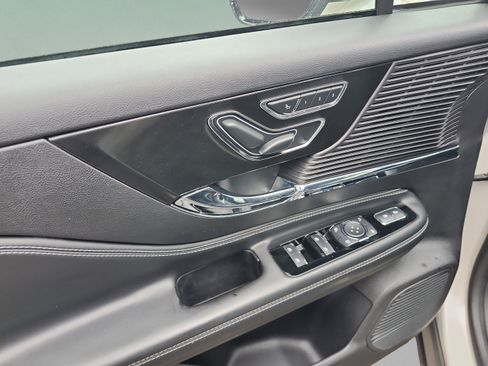 Used 2022 Lincoln Corsair FWD w/ Equipment Group 101A image 17