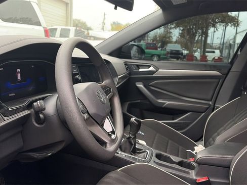 Used 2022 Volkswagen Jetta Sport image 5