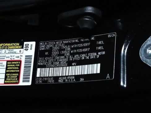 Used 2024 Toyota Sienna XLE image 41