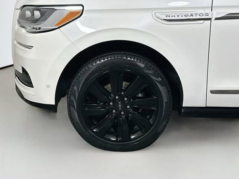 Used 2023 Lincoln Navigator L Reserve image 34