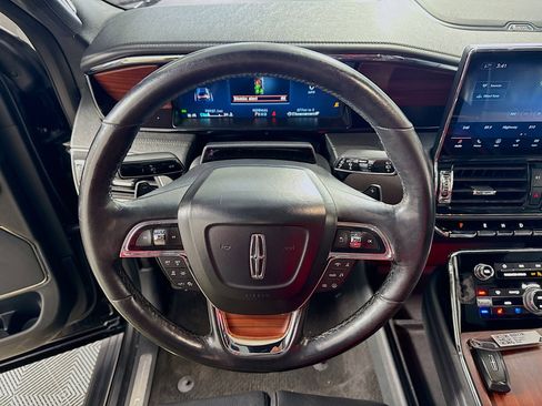 Used 2023 Lincoln Navigator L Reserve image 18