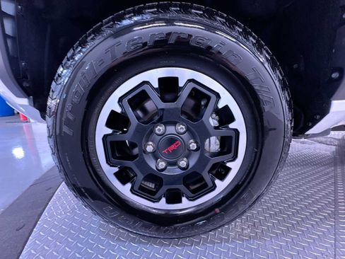 Used 2025 Toyota Tacoma TRD Off-Road AWD/4WD image 10