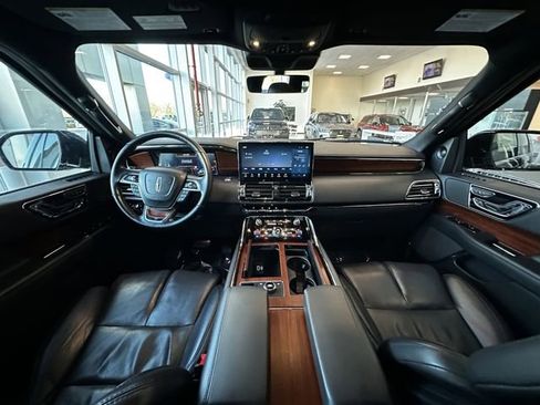 Certified 2022 Lincoln Navigator Reserve image 3
