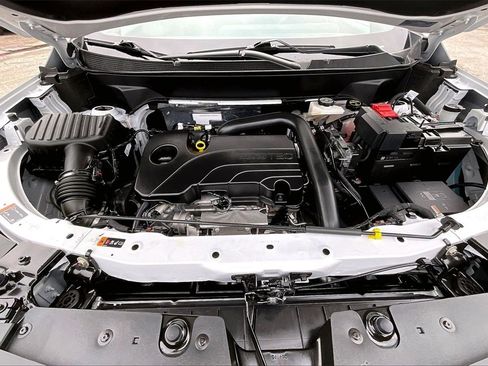 Certified 2025 Chevrolet Equinox LT w/ Safety and Technology Package image 31