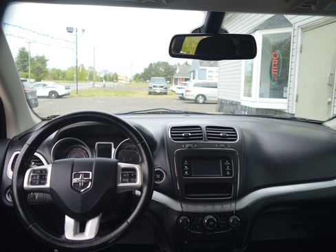 Used 2019 Dodge Journey SE w/ Connectivity Group FWD image 30