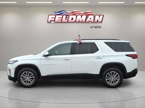 Used 2023 Chevrolet Traverse LT FWD image 2