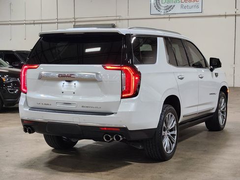 Used 2021 GMC Yukon Denali w/ Denali Premium Package AWD/4WD image 8