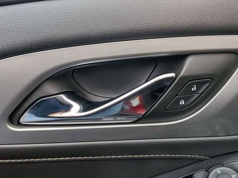 Certified 2023 Chevrolet Traverse LT image 11