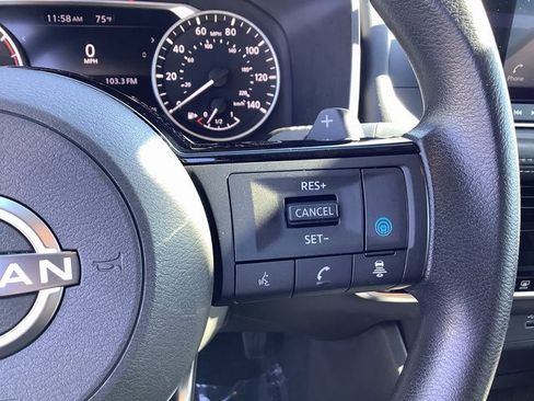 Used 2023 Nissan Rogue SV image 12